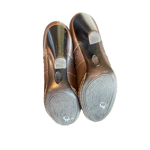 Sofft Brown Leather Studded Clog Heels Women’s Size 8 - Picture 8 of 9